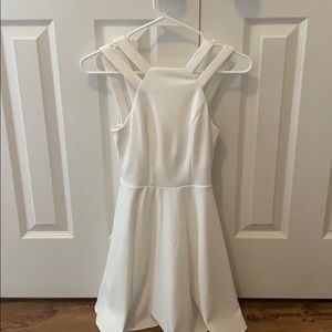 WHOTE STRAPPY DRESS